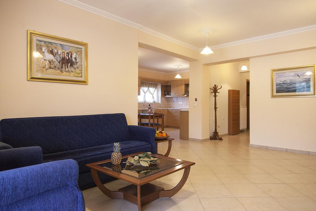 Apolpaina L Apartments ภายนอก รูปภาพ