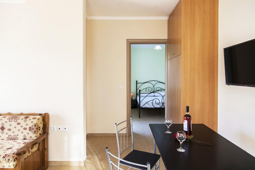 Apolpaina L Apartments ภายนอก รูปภาพ